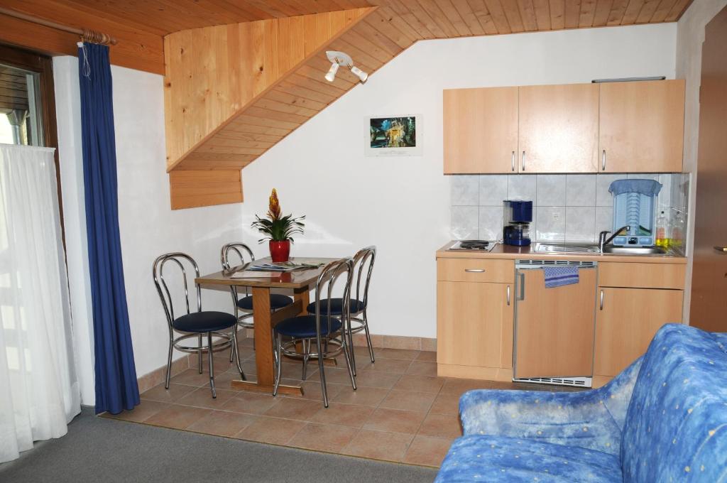 Apartments Pod Rodico Bohinjska Bistrica Ruang foto